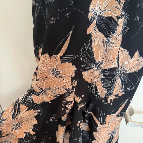 Dress - Picture 3 of 5